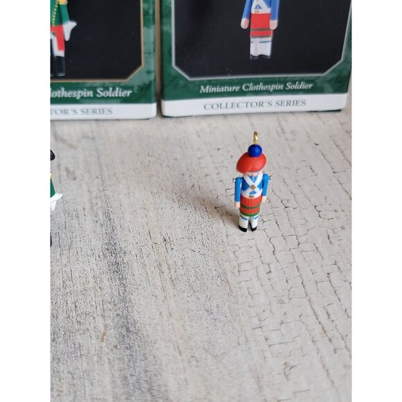 Hallmark miniature clothes pins Soldier ornament Xmas set - Picture 4 of 5